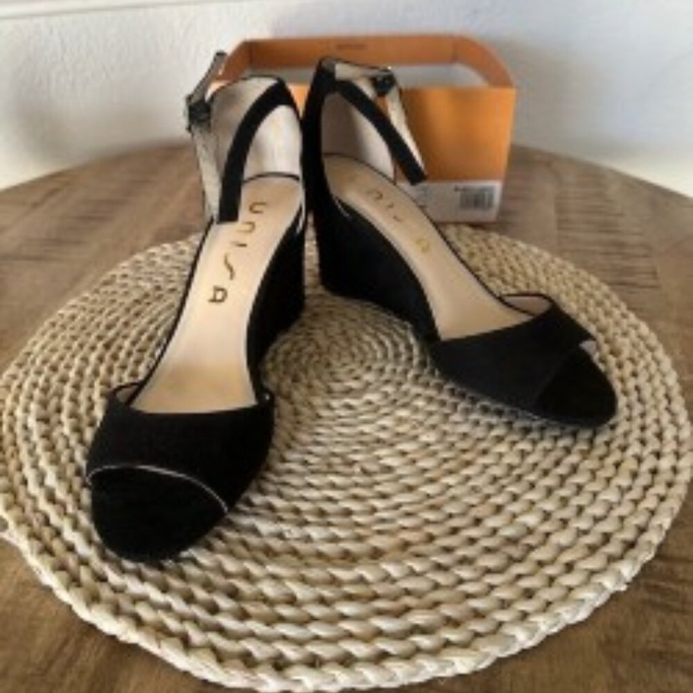 Unisa Black Wedges Size 6